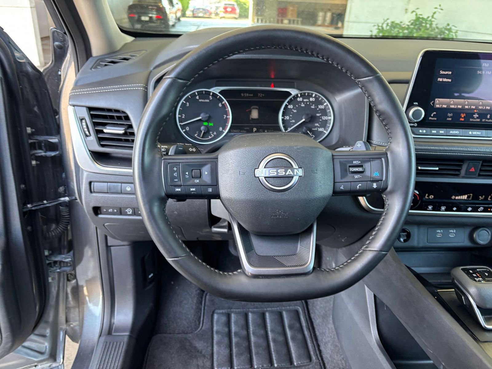 Used 2025 Nissan Rogue SV AWD/4WD image 30
