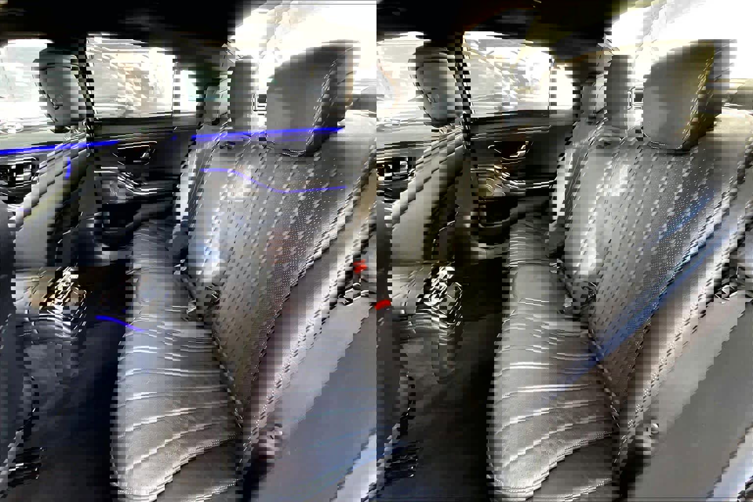 Certified 2022 Mercedes-Benz S 500 4MATIC w/ AMG Line Package image 21