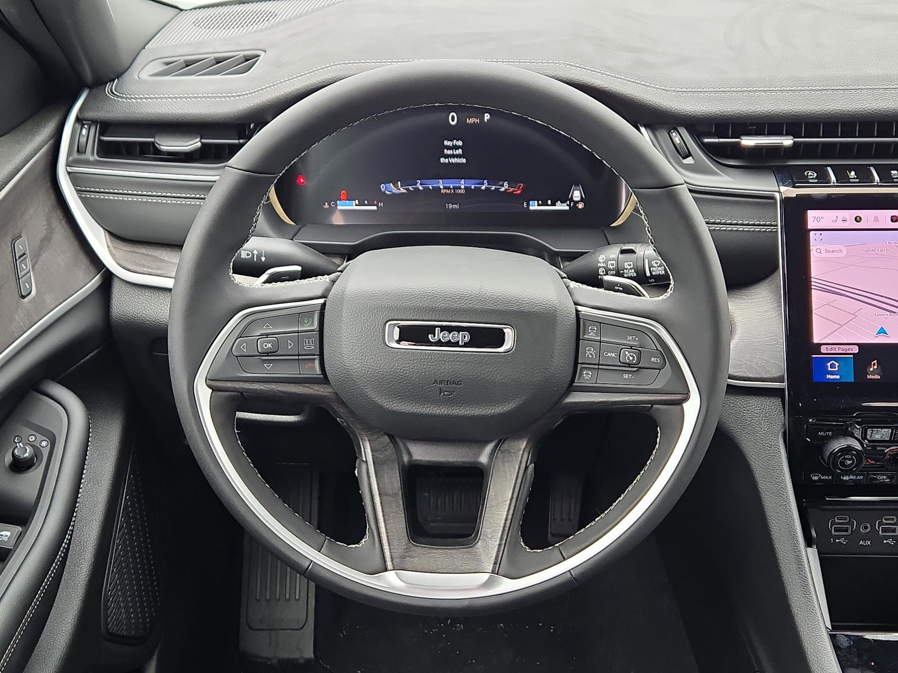 New 2025 Jeep Grand Cherokee L Limited w/ Black Appearance Package image 21