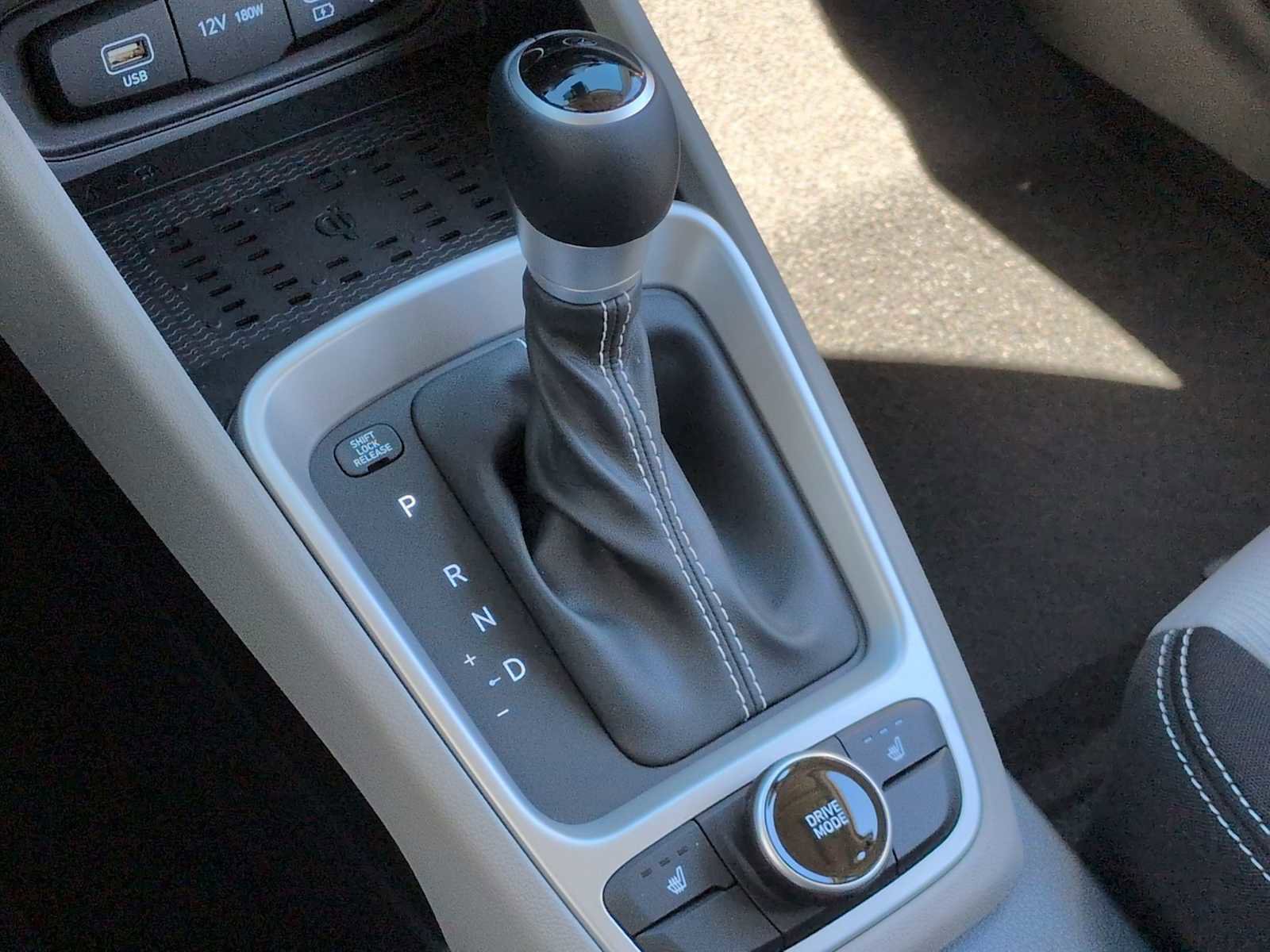 Certified 2026 Hyundai Venue SEL image 31