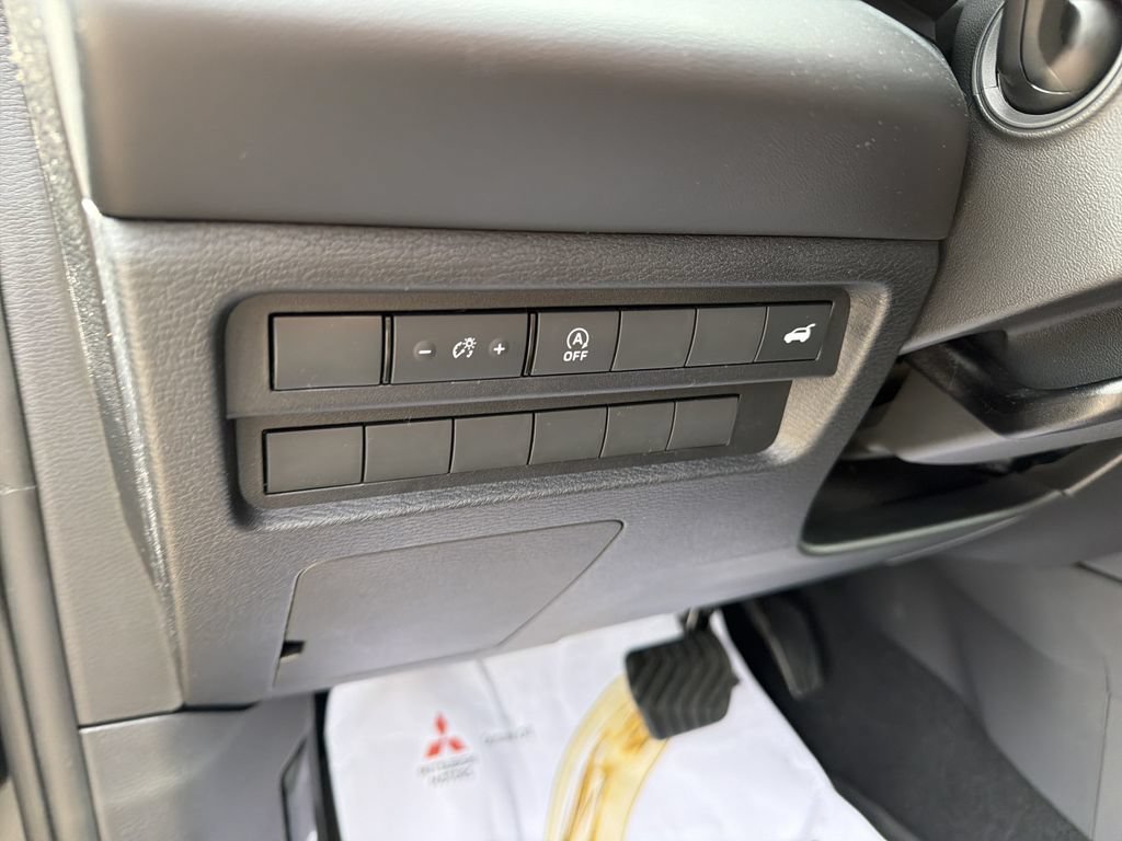 New 2026 Mitsubishi Outlander SE AWD/4WD image 17