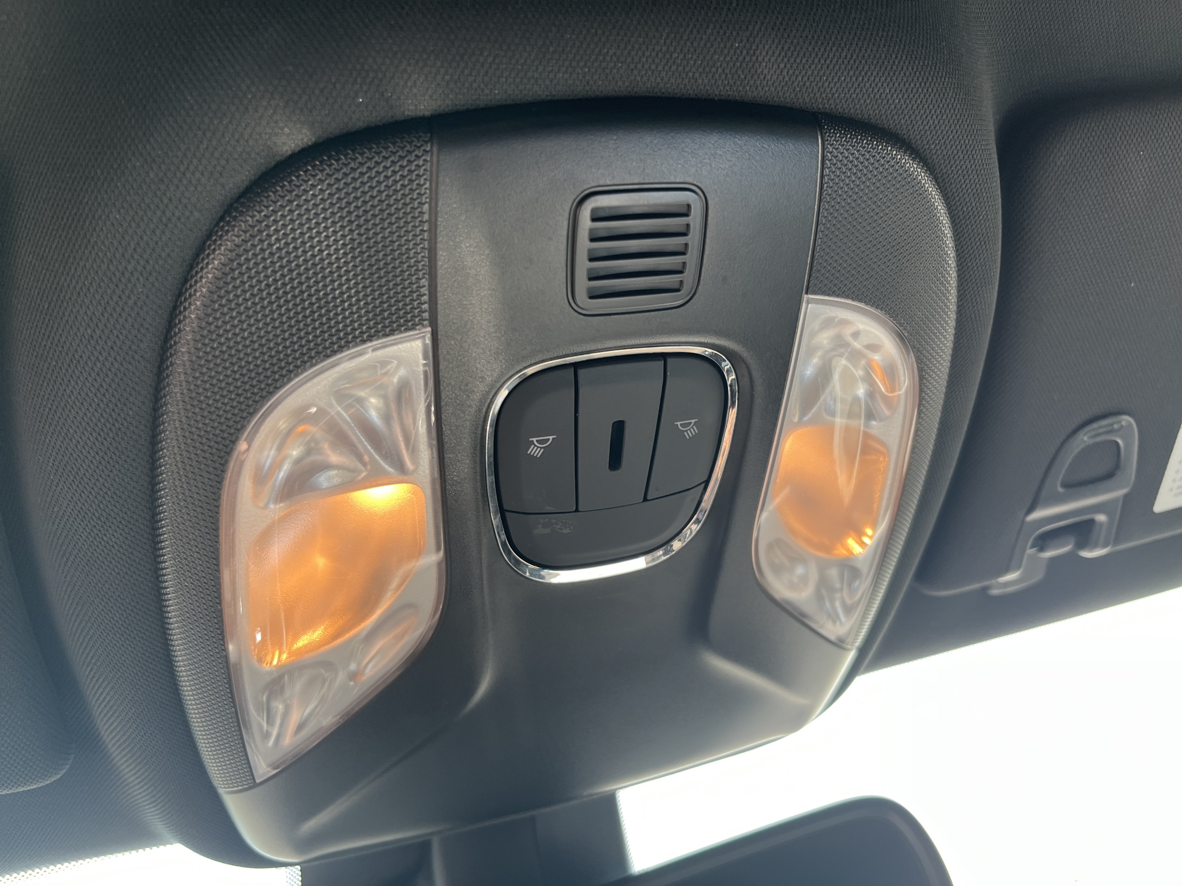 Used 2025 Jeep Compass Trailhawk AWD/4WD image 29