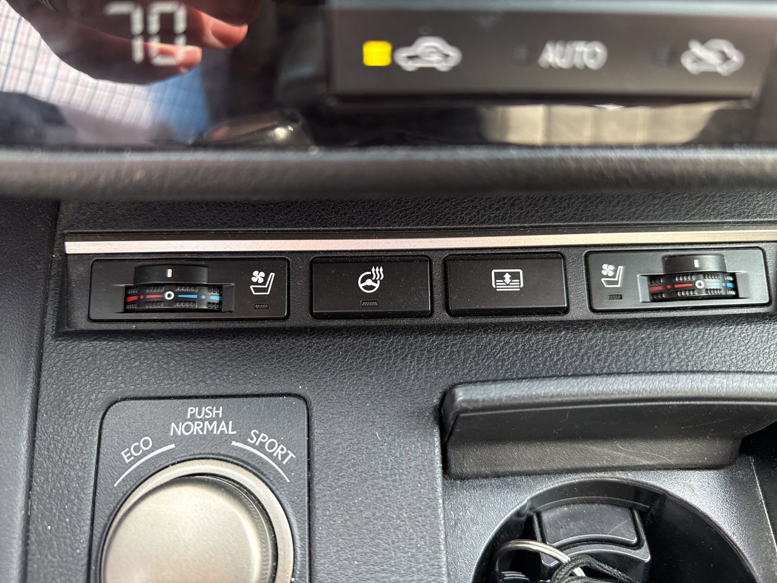 Used 2017 Lexus ES 350 w/ Luxury Package image 11