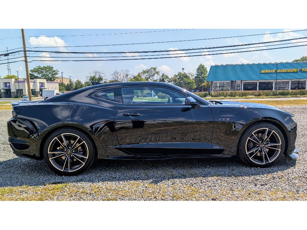 Used 2021 Chevrolet Camaro LT w/ RS Package image 8