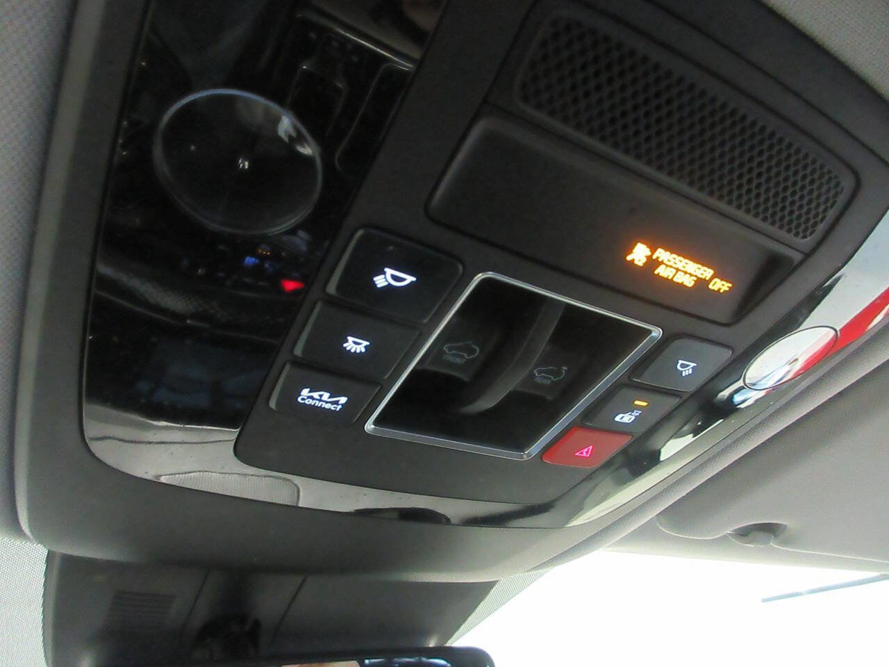 Used 2023 Kia Carnival SX Prestige image 24