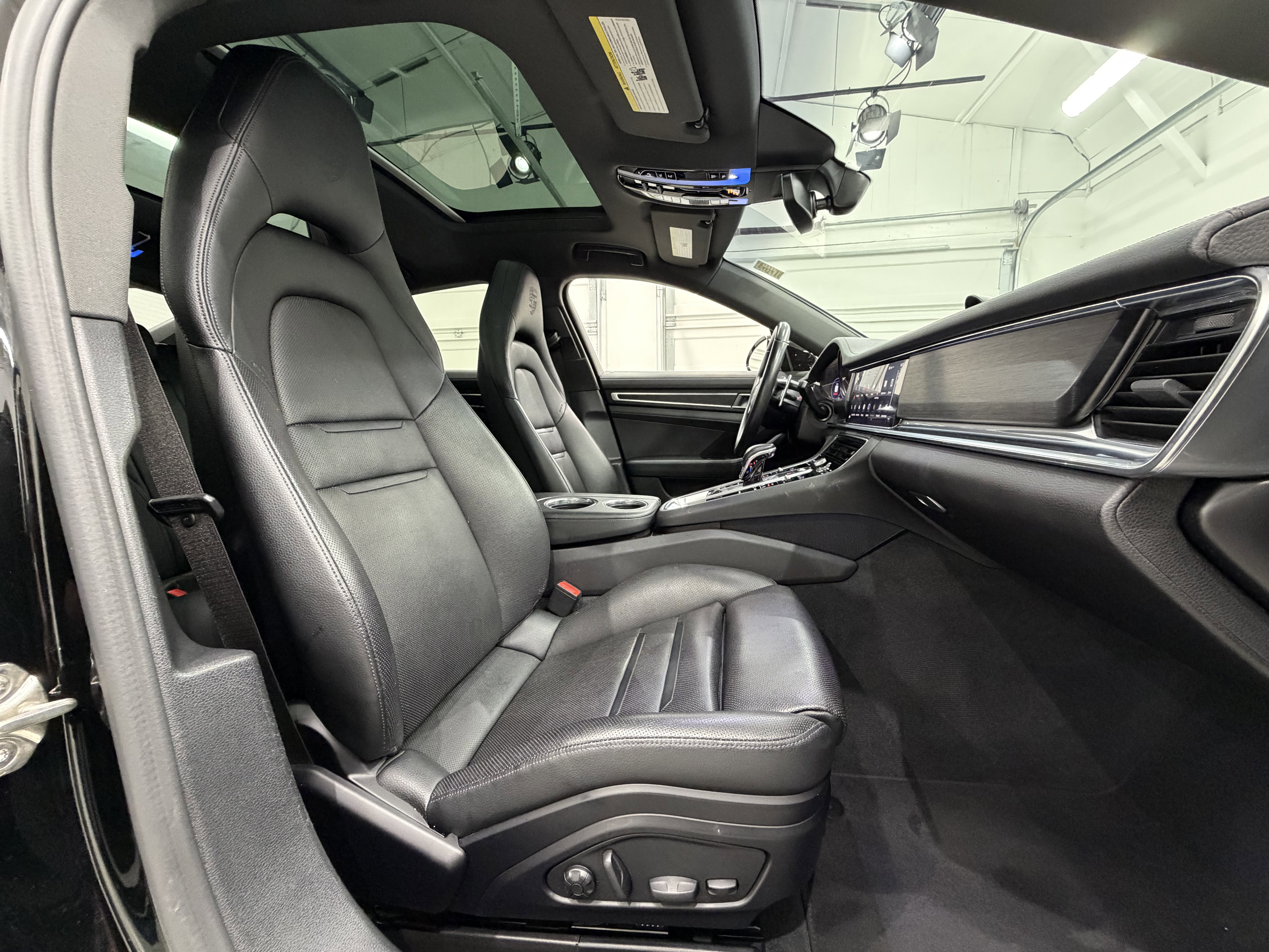 Certified 2022 Porsche Panamera 4 Platinum Edition image 22