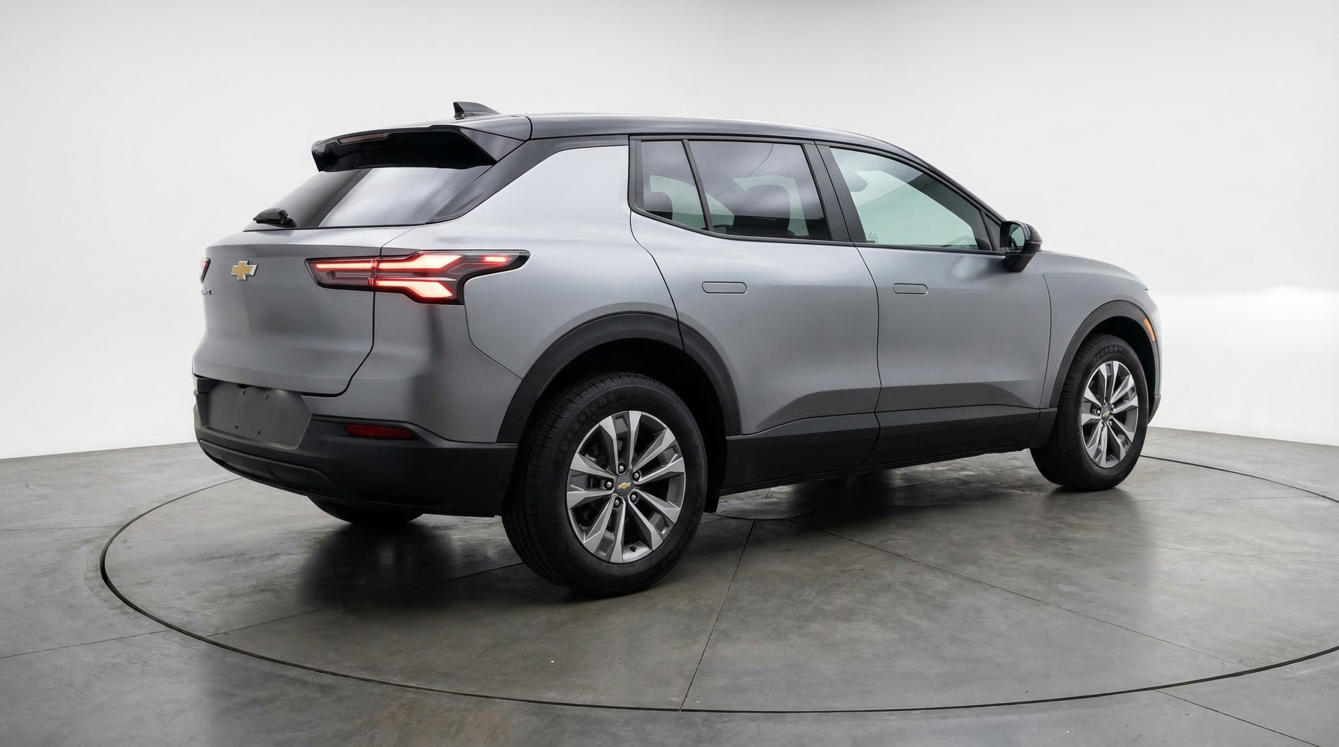 Used 2025 Chevrolet Equinox LT FWD image 9