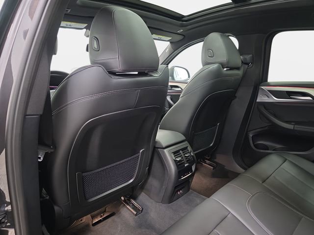 Certified 2025 BMW X4 xDrive30i image 10