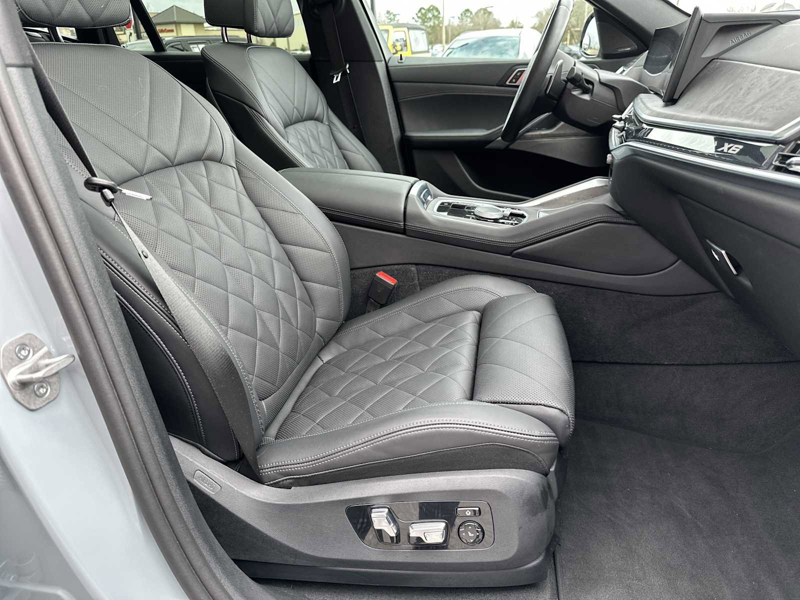 Used 2024 BMW X6 xDrive40i image 27