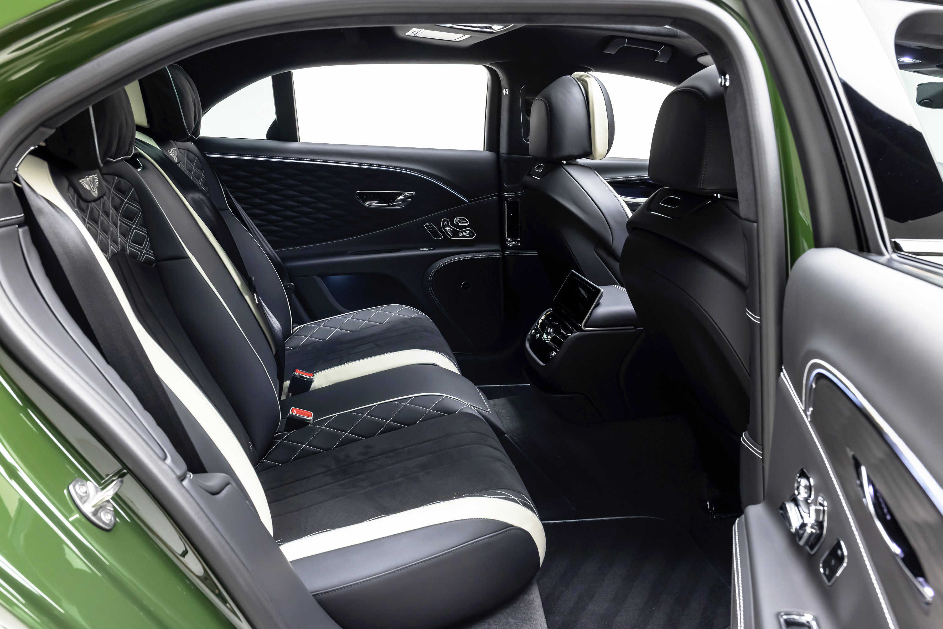 Used 2024 Bentley Flying Spur W12 AWD/4WD image 55