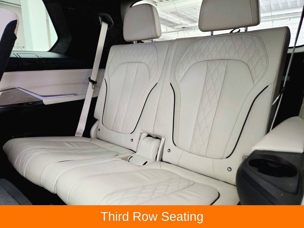 Used 2021 BMW X7 M50i w/ Dynamic Handling Package AWD/4WD image 28