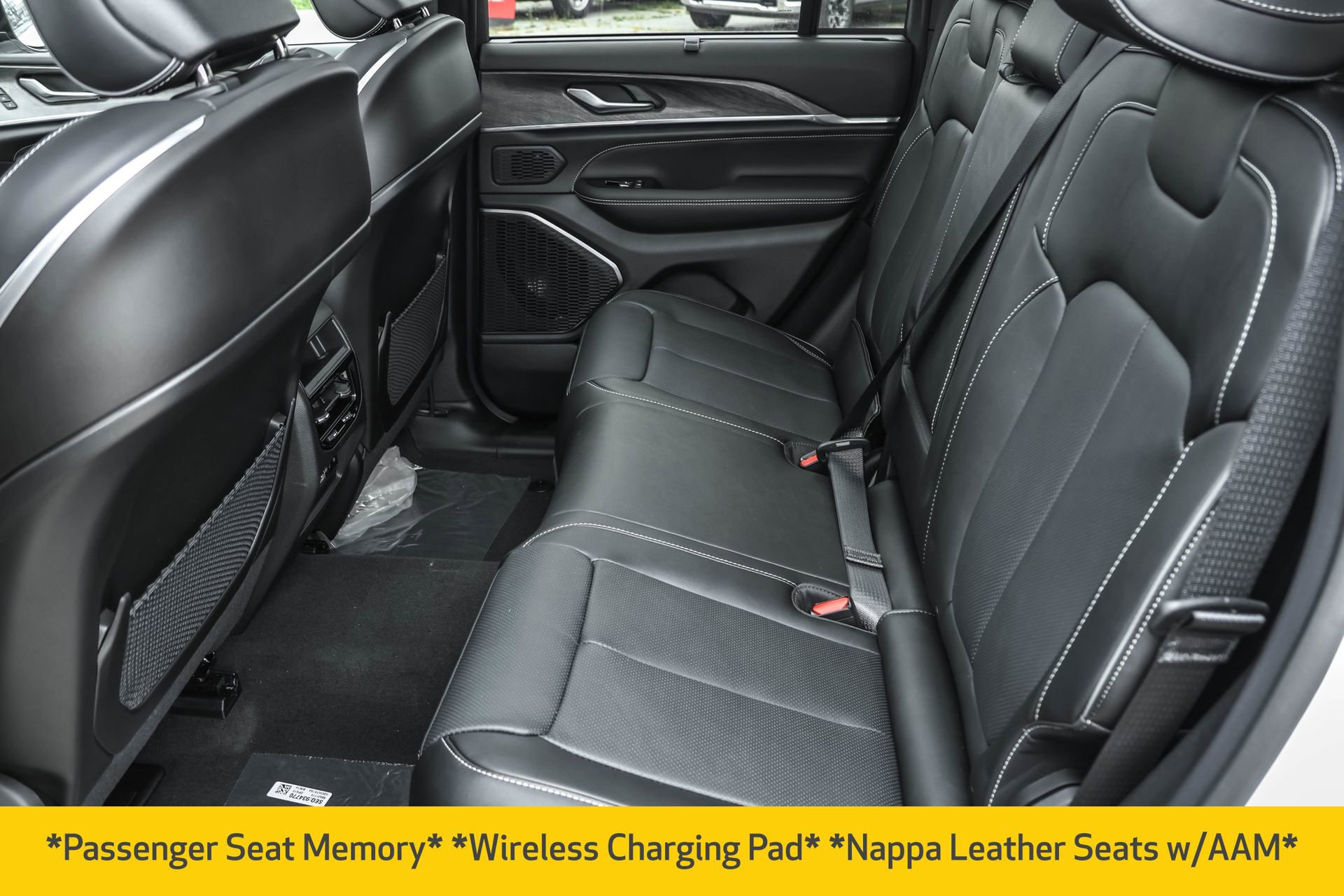 New 2025 Jeep Grand Cherokee Overland w/ Luxury Tech Group IV image 11