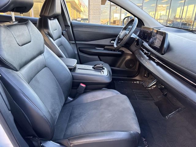Used 2023 Nissan Ariya AWD image 11