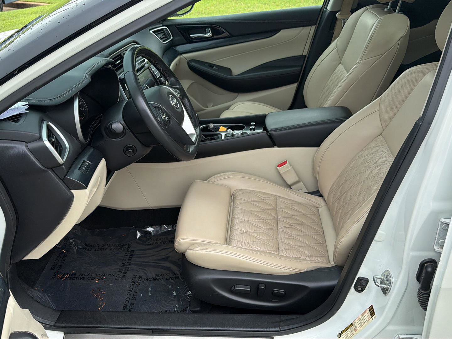 Used 2023 Nissan Maxima Platinum w/ Sport Mat Group FWD image 10