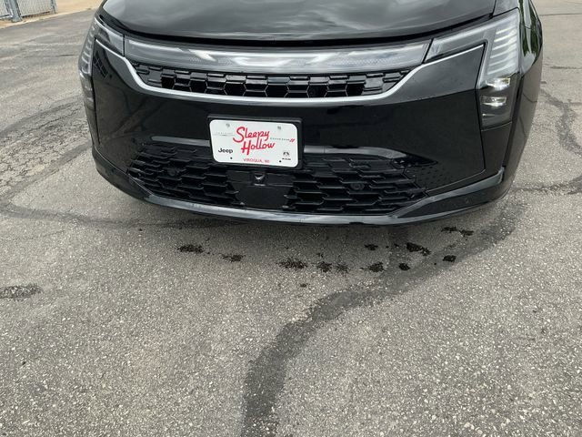 New 2027 Chrysler Pacifica Limited AWD/4WD image 15