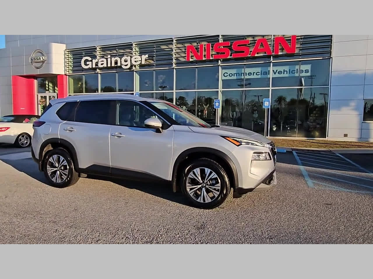 Used 2022 Nissan Rogue SV w/ SV Premium Package image 38