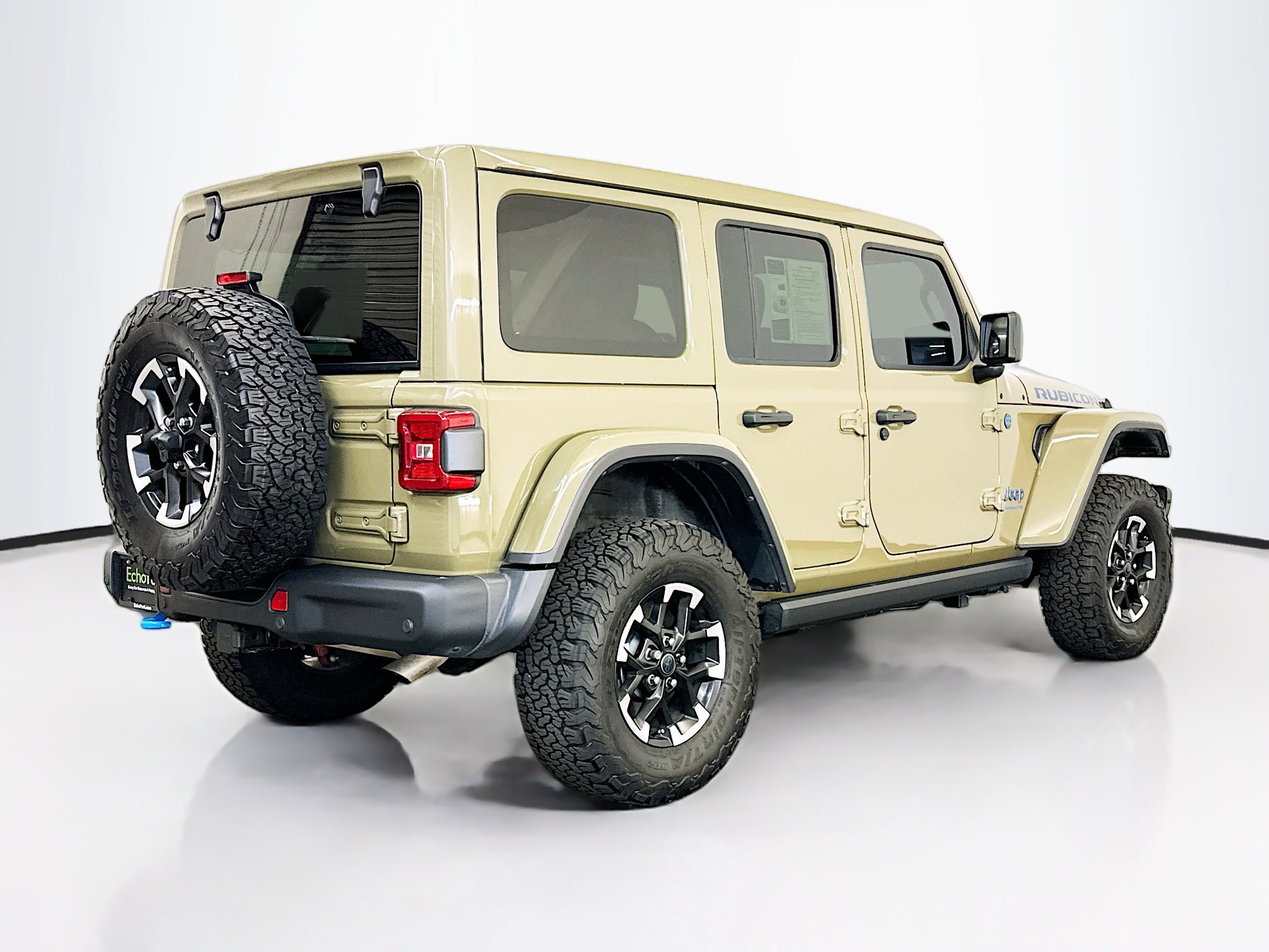 Used 2025 Jeep Wrangler Unlimited Rubicon 4xe image 9