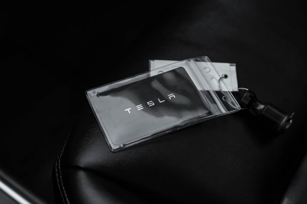 Used 2021 Tesla Model Y 2WD image 65