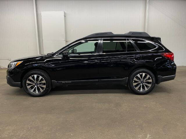 Used 2015 Subaru Outback 2.5i Limited AWD/4WD image 2