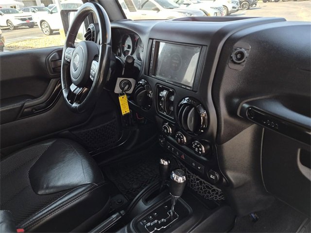 Used 2016 Jeep Wrangler Unlimited Sahara image 11