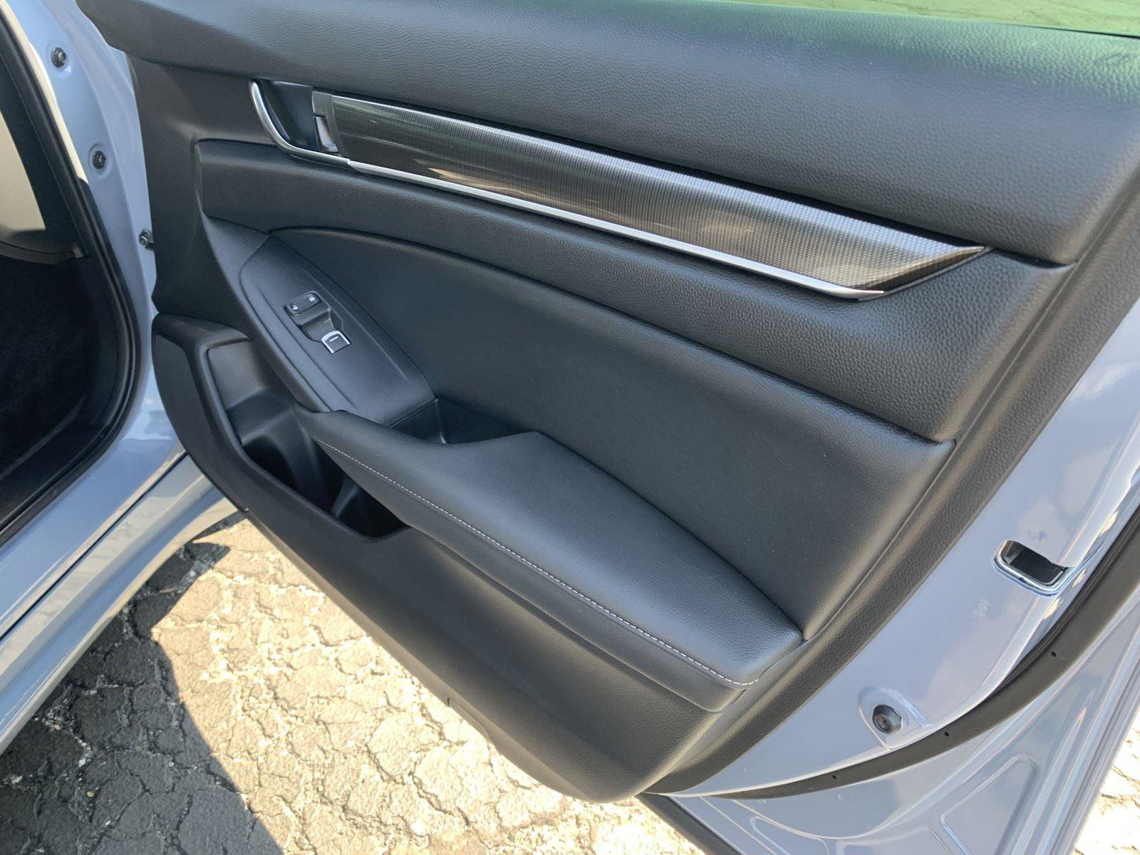 Used 2022 Honda Accord Sport image 11