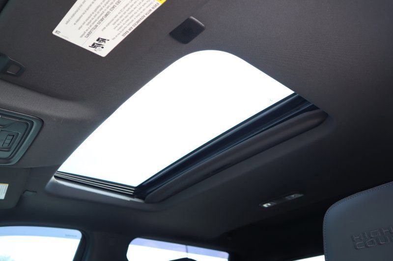 Used 2019 Chevrolet Silverado 1500 High Country w/ Technology Package image 15