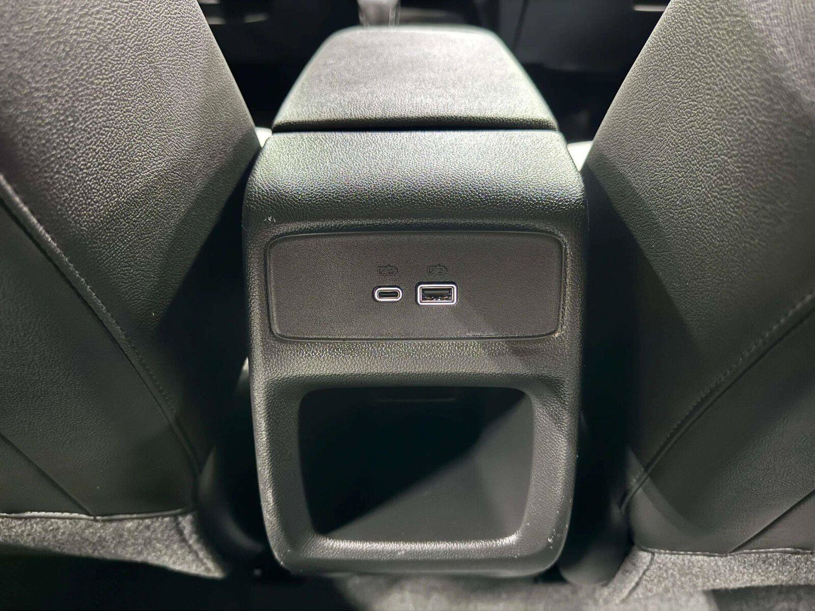 Used 2025 Chevrolet Trax LT w/ Sunroof Package FWD image 40