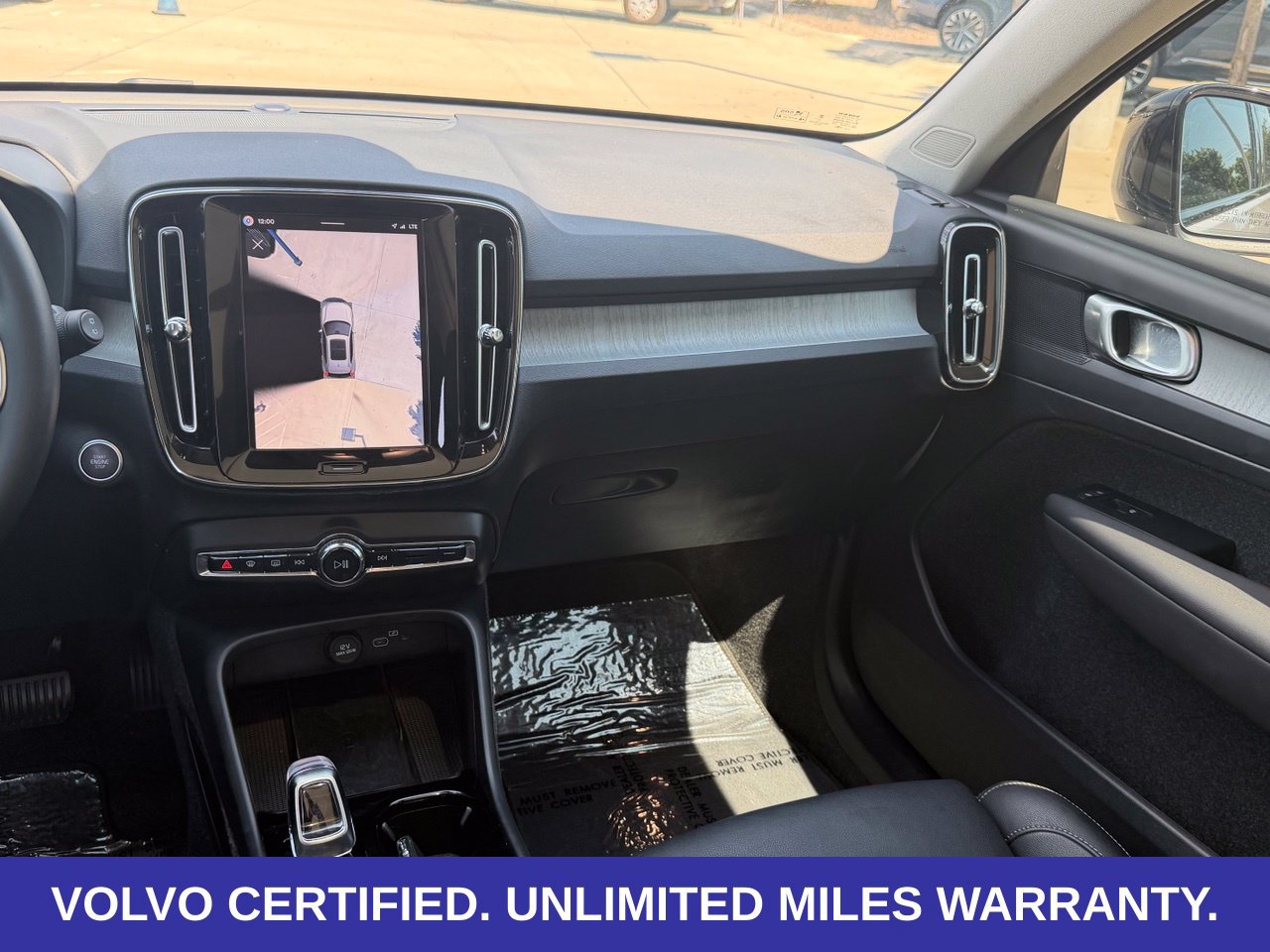 Certified 2026 Volvo XC40 B5 Plus AWD/4WD image 16