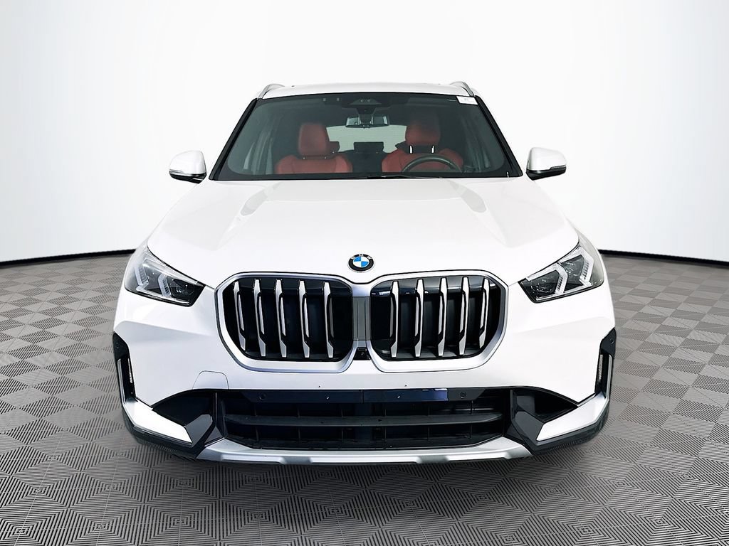 Used 2025 BMW X1 xDrive28i AWD/4WD image 3