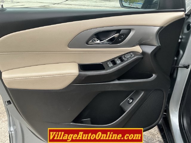 Used 2023 Chevrolet Traverse LT w/ LPO, Cargo Package AWD/4WD image 27