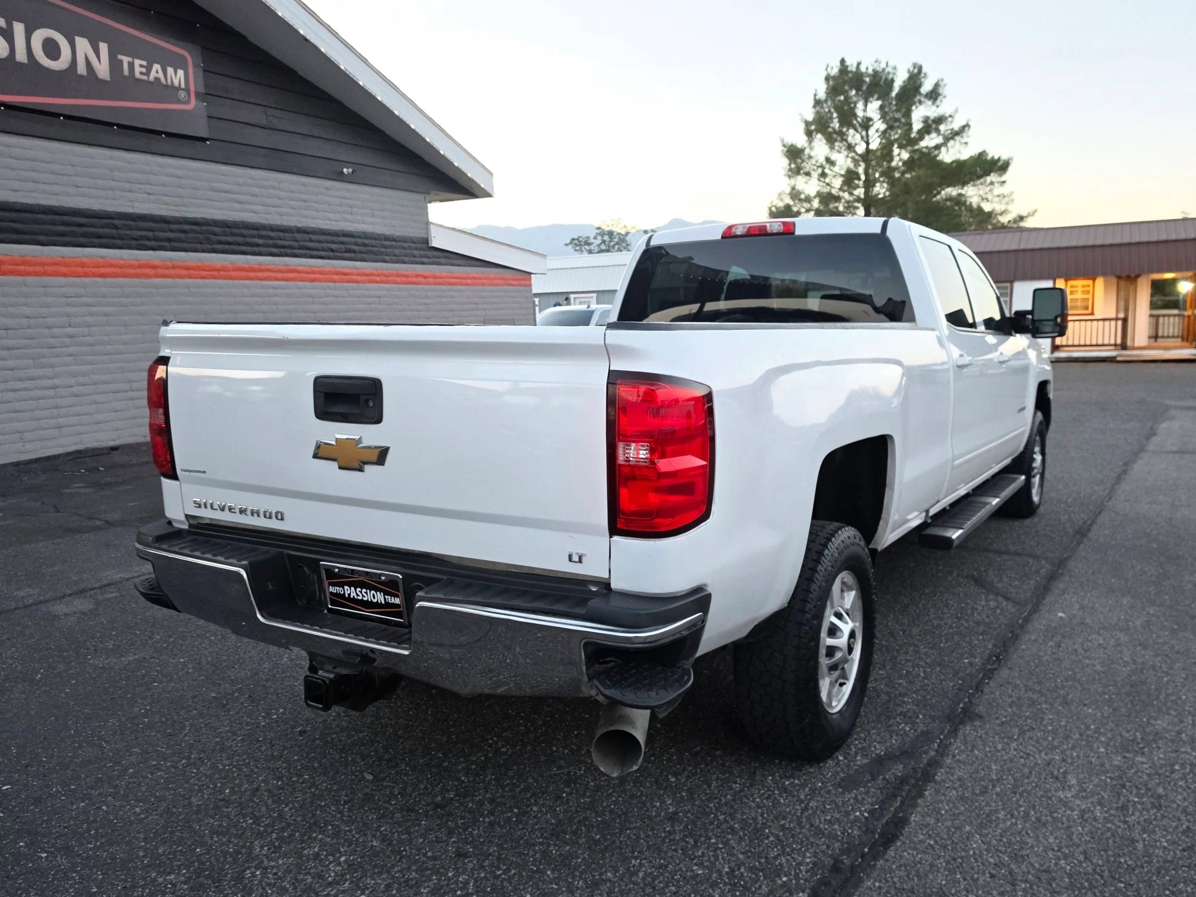 Used 2017 Chevrolet Silverado 2500 LT w/ LT Fleet Convenience Package AWD/4WD image 3