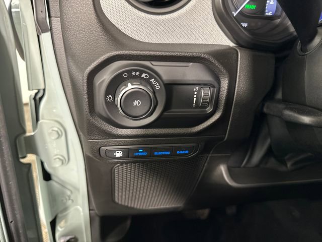 Used 2024 Jeep Wrangler Unlimited w/ Convenience Group image 18