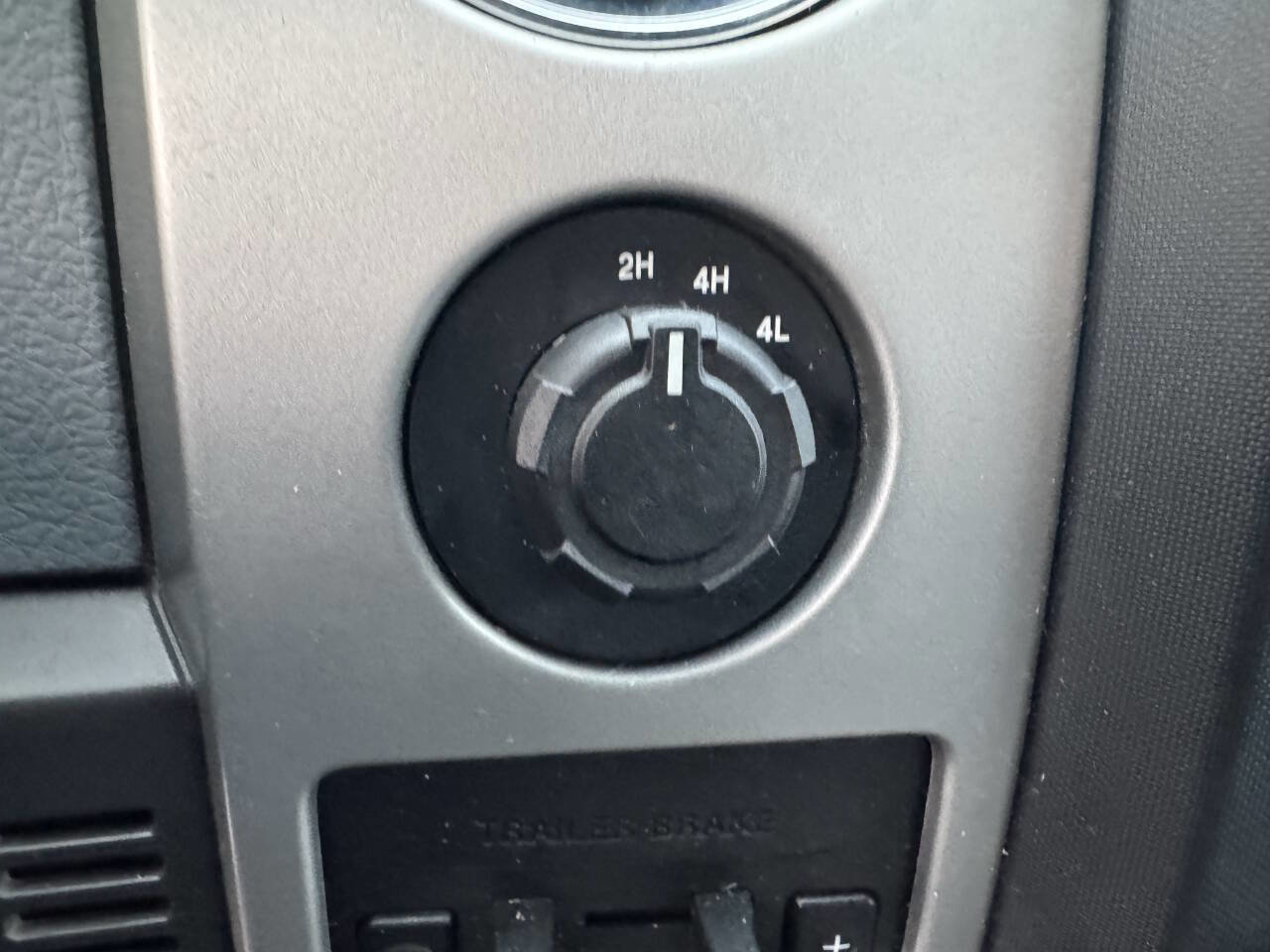 Used 2013 Ford F150 XLT w/ Luxury Equipment Group image 26