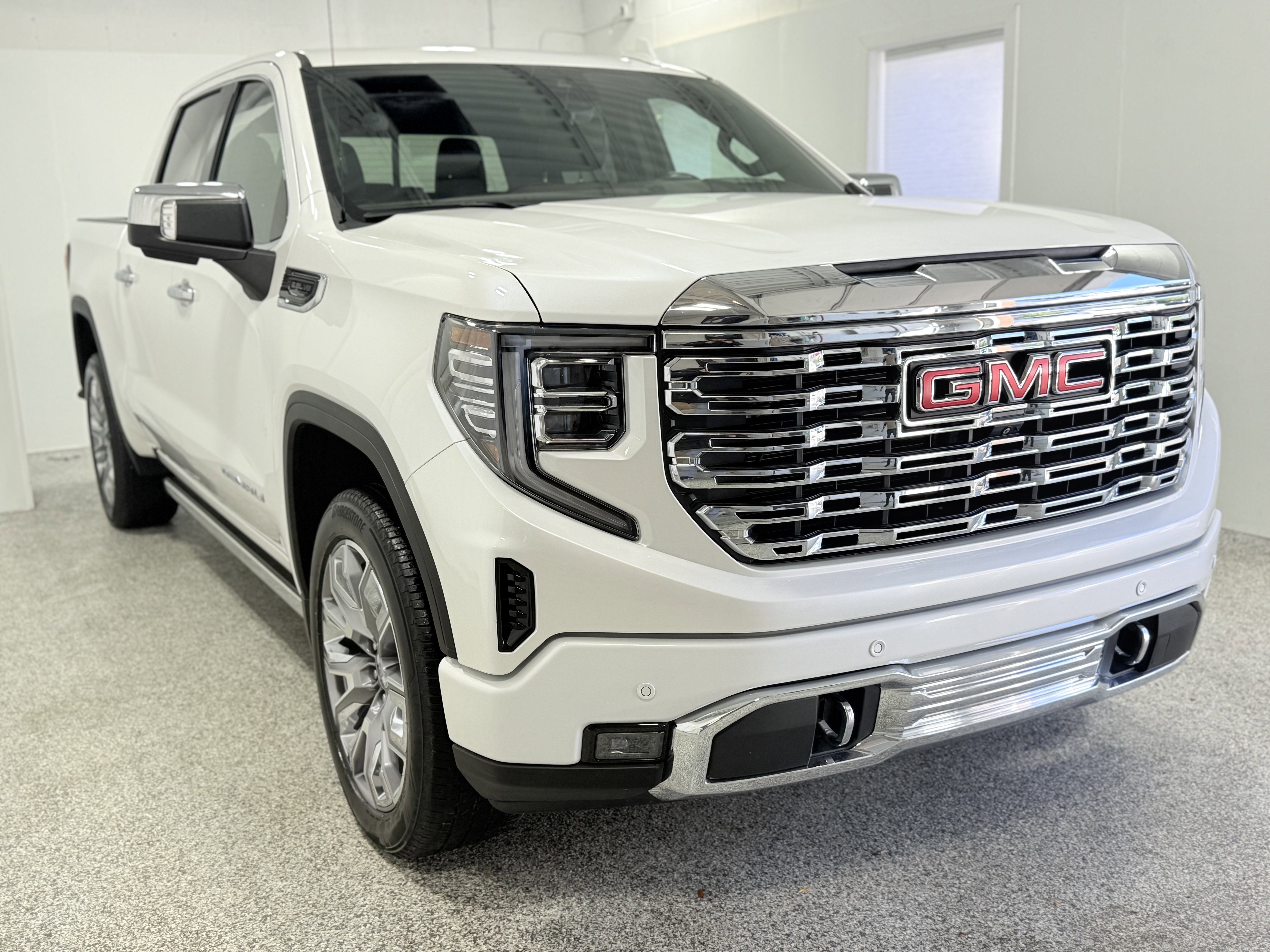 Certified 2022 GMC Sierra 1500 Denali w/ Denali Reserve Package image 1