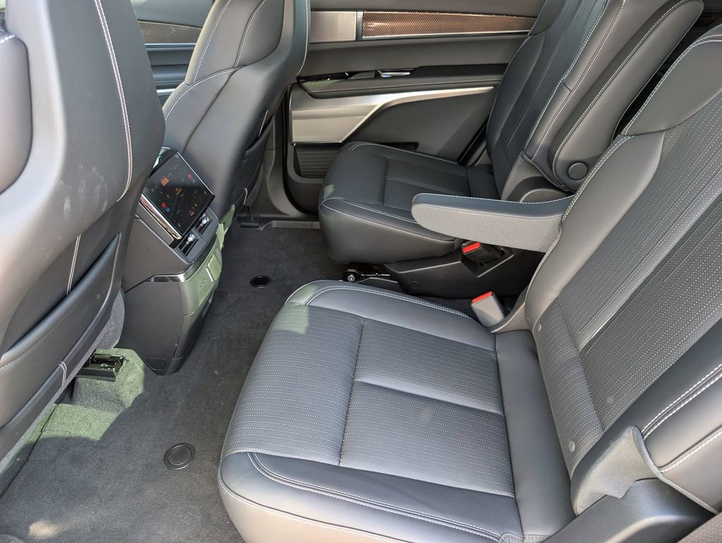 New 2026 Cadillac Vistiq Sport AWD/4WD image 16