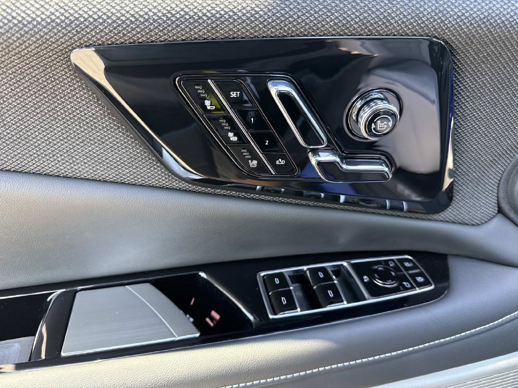 New 2027 Cadillac Optiq V w/ Deep Ocean Design Edition AWD/4WD image 19