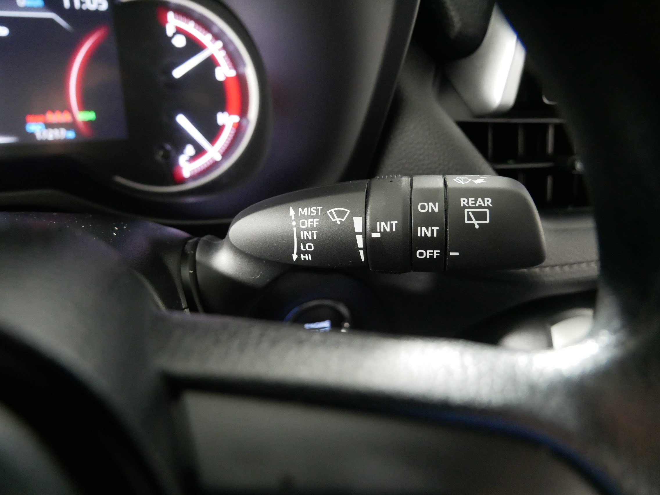 Used 2024 Toyota RAV4 XLE AWD/4WD image 31