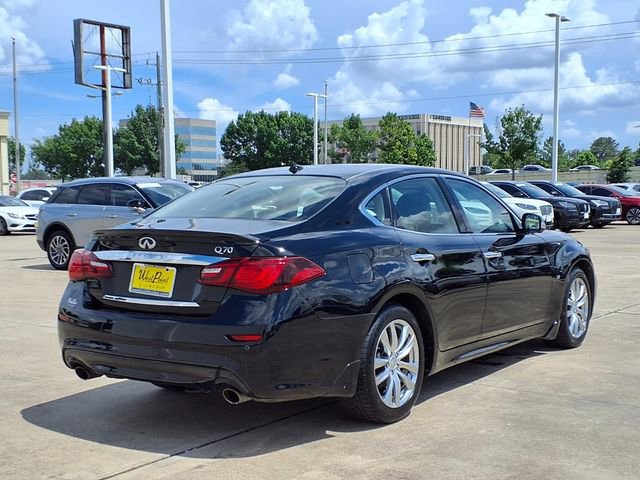Used 2017 INFINITI Q70 3.7 RWD image 2
