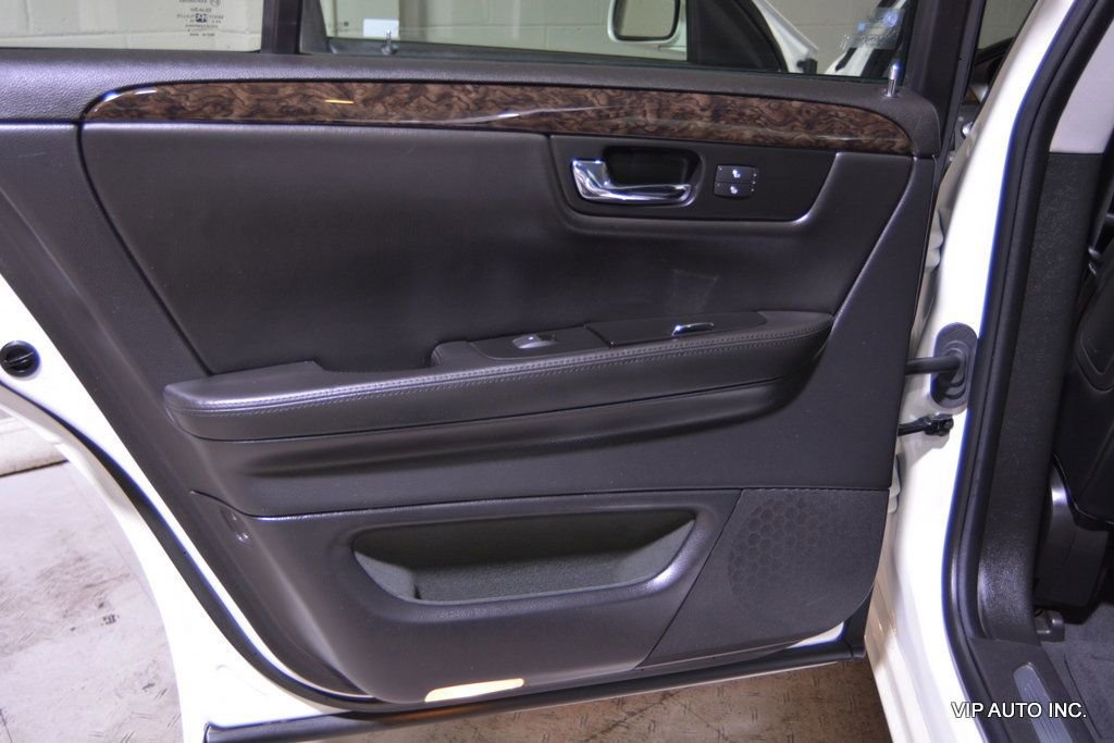 Used 2008 Cadillac DTS w/ Sun And Sound Package image 9