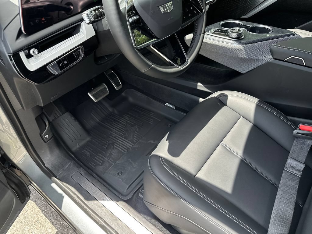 New 2027 Cadillac Optiq Luxury RWD image 24