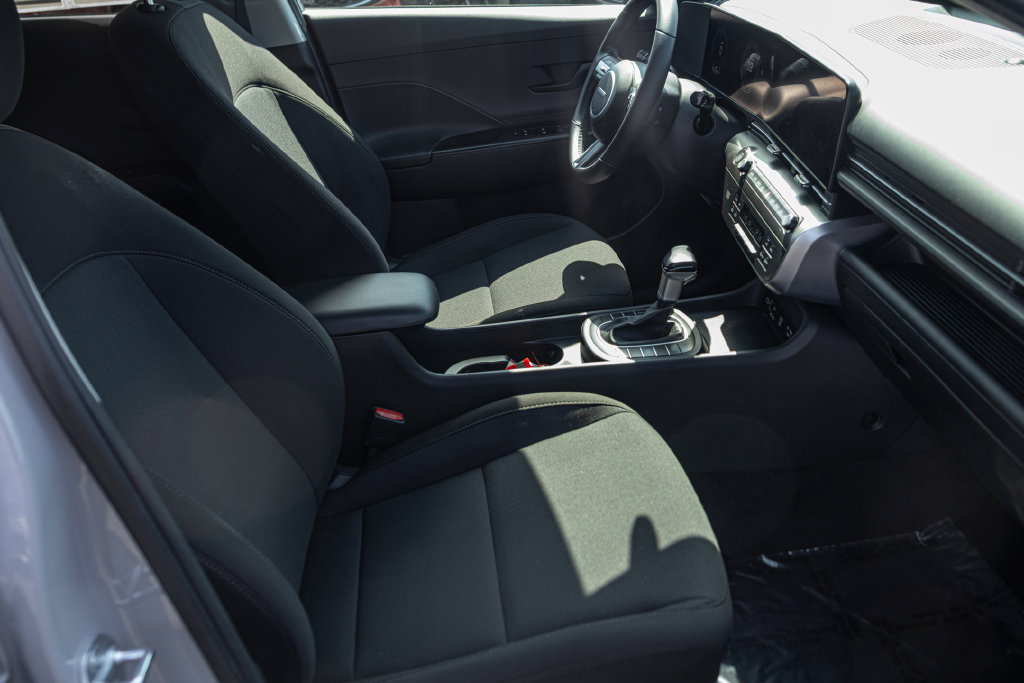 Certified 2025 Hyundai Kona SEL AWD/4WD image 31