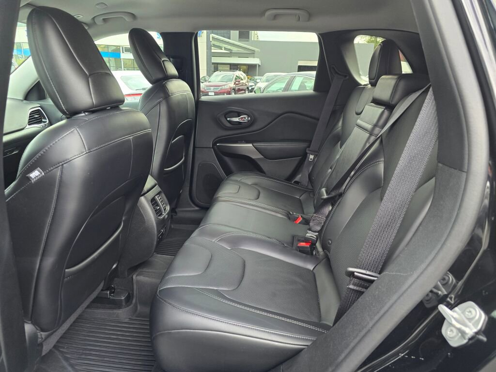 Used 2019 Jeep Cherokee Limited w/ Technology Group image 5