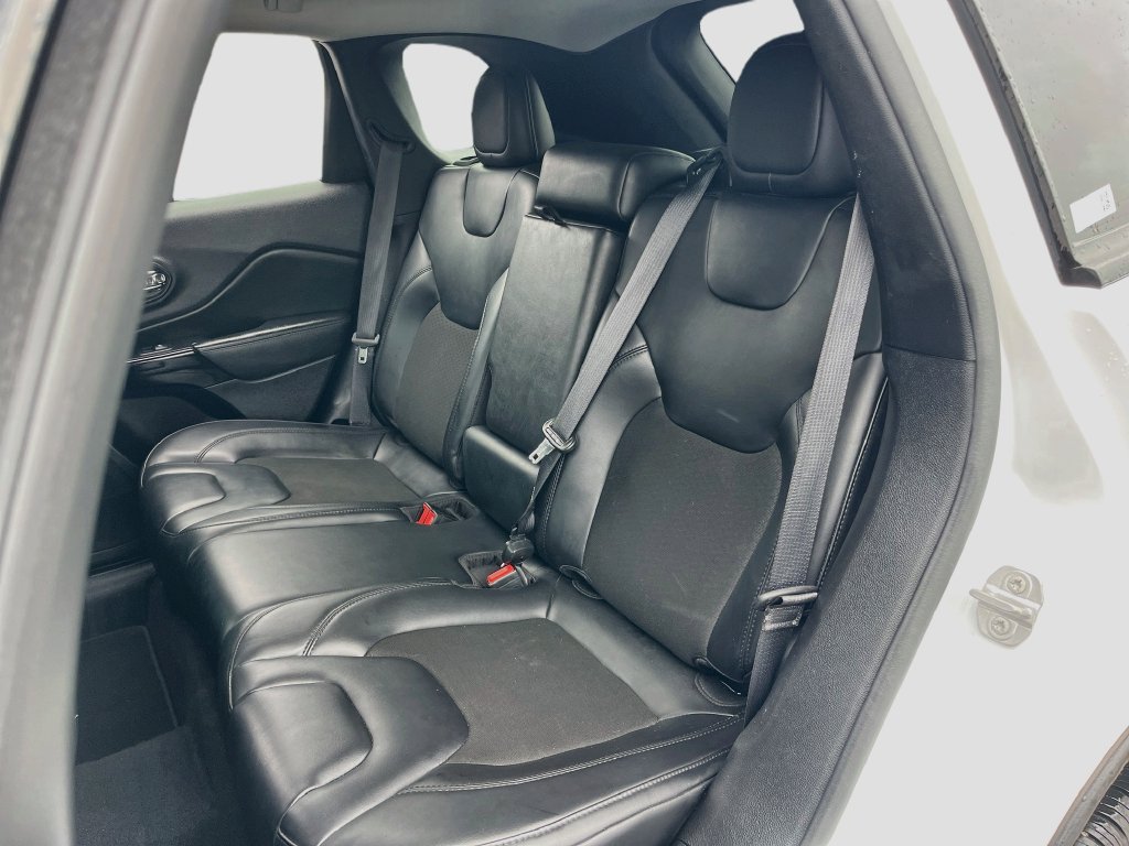 Used 2021 Jeep Cherokee Latitude Plus FWD image 22