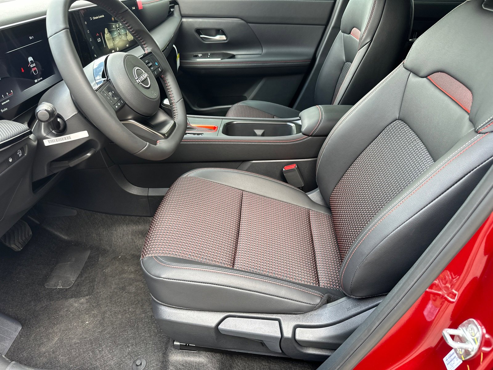 New 2025 Nissan Kicks SR image 9