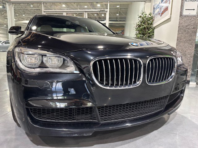 Used 2014 BMW 750i RWD image 27