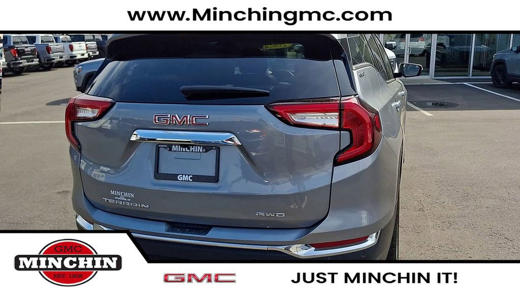 Used 2023 GMC Terrain SLT w/ Tech Package image 8