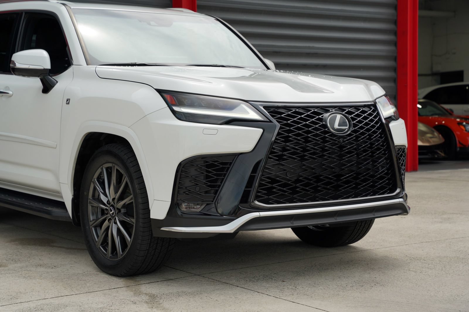 Used 2023 Lexus LX 600 F Sport w/ Accessory Package (Z1) AWD/4WD image 5