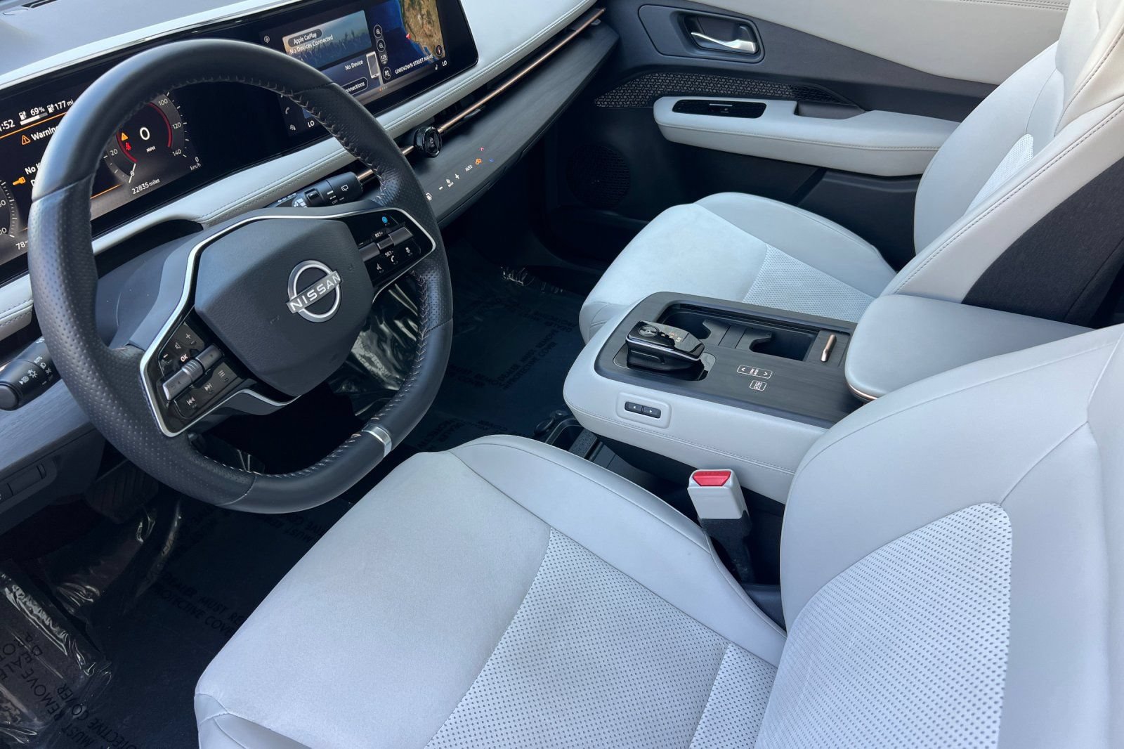 Certified 2023 Nissan Ariya FWD image 10