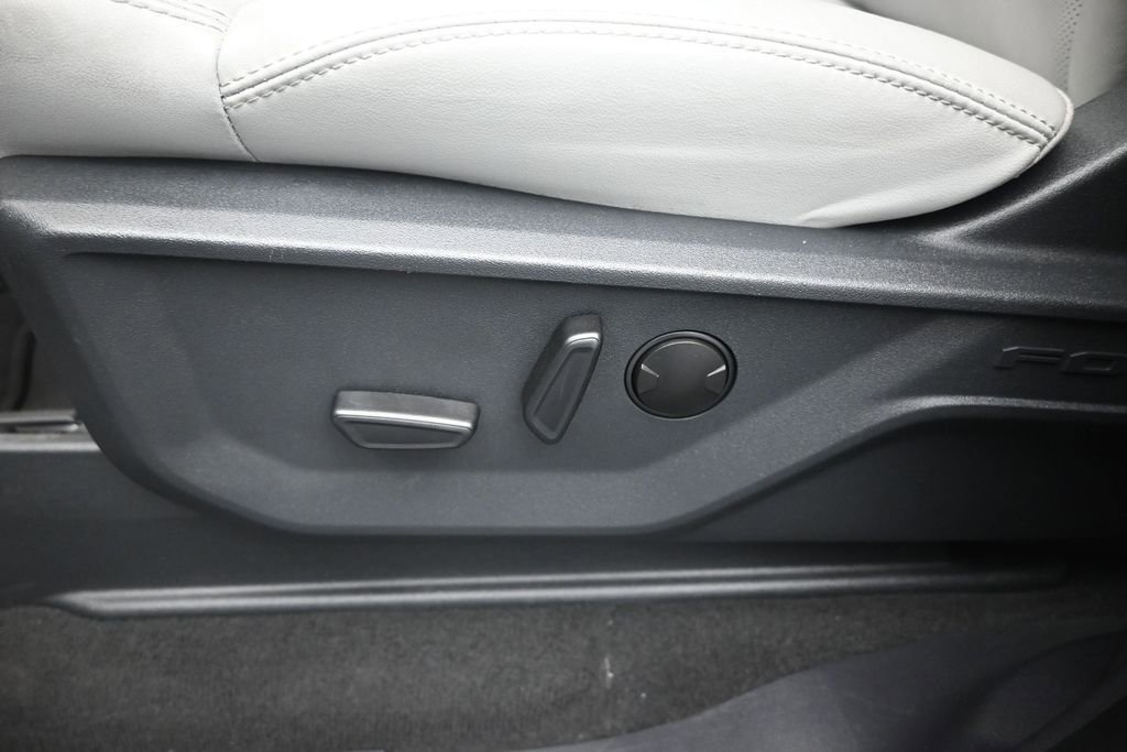 Used 2025 Ford Expedition Platinum AWD/4WD image 11