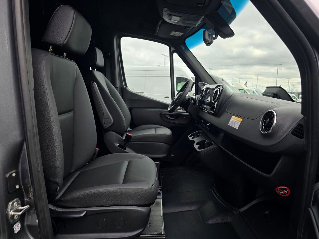 New 2025 Mercedes-Benz Sprinter 2500 image 19